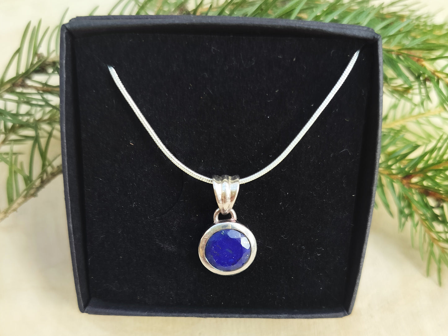 Lapis latsuli hopeariipus