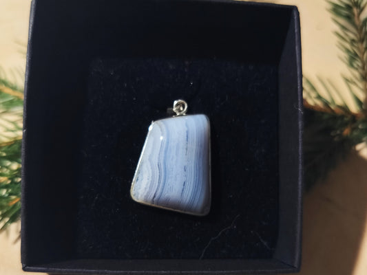 Sininen pitsiakaatti riipus